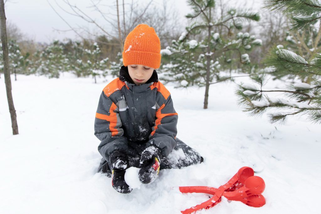 sporturi-de-iarna-pentru-copii-ski