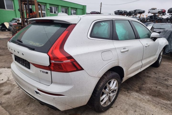 volvo-xc60-2-2017-2020-2987-1